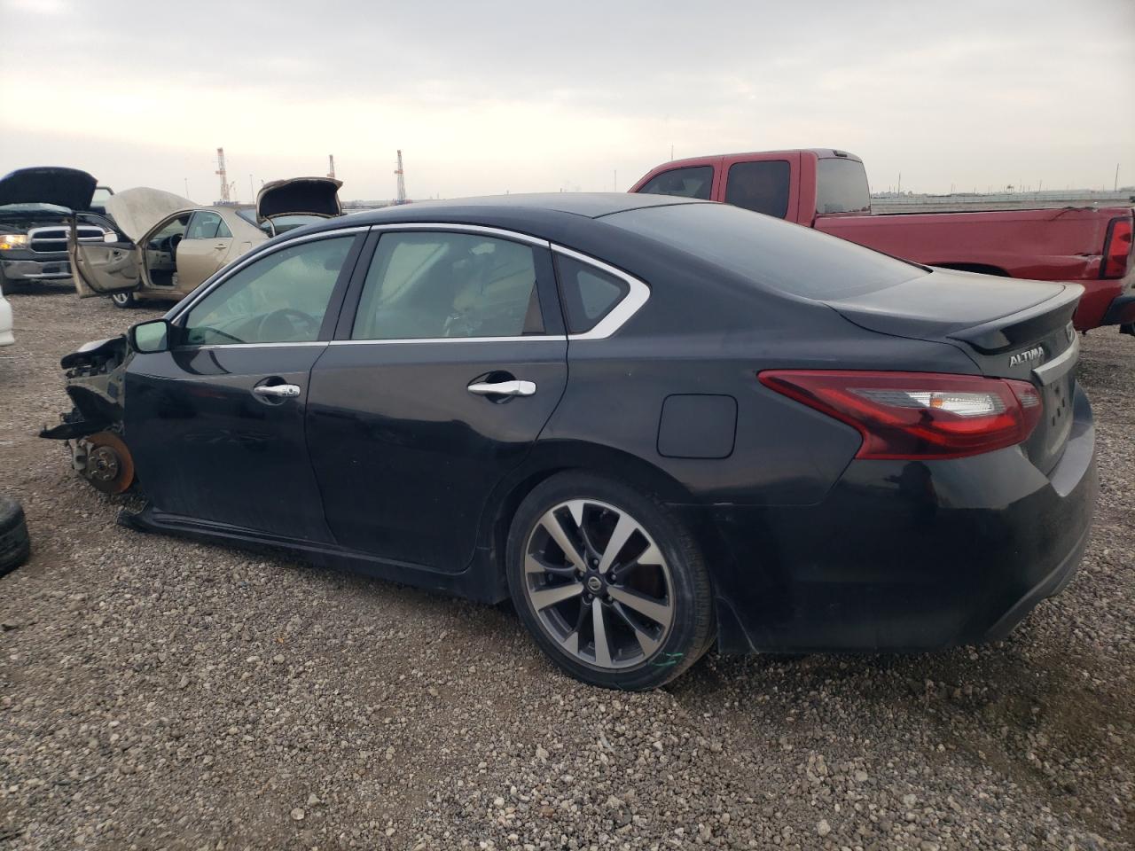 2017 Nissan Altima - Image 2