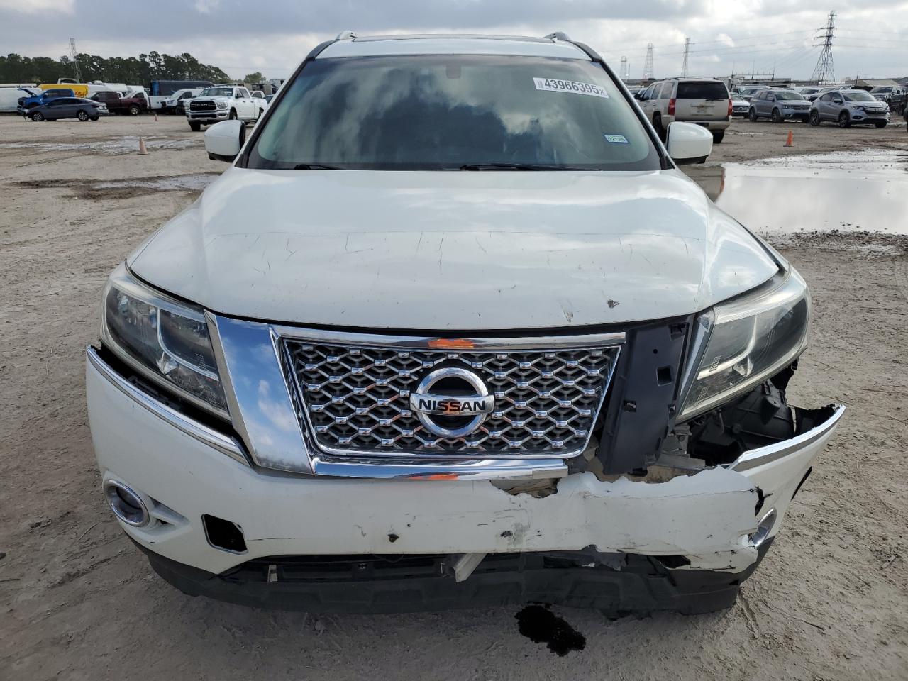 2015 Nissan Pathfinder - Image 5