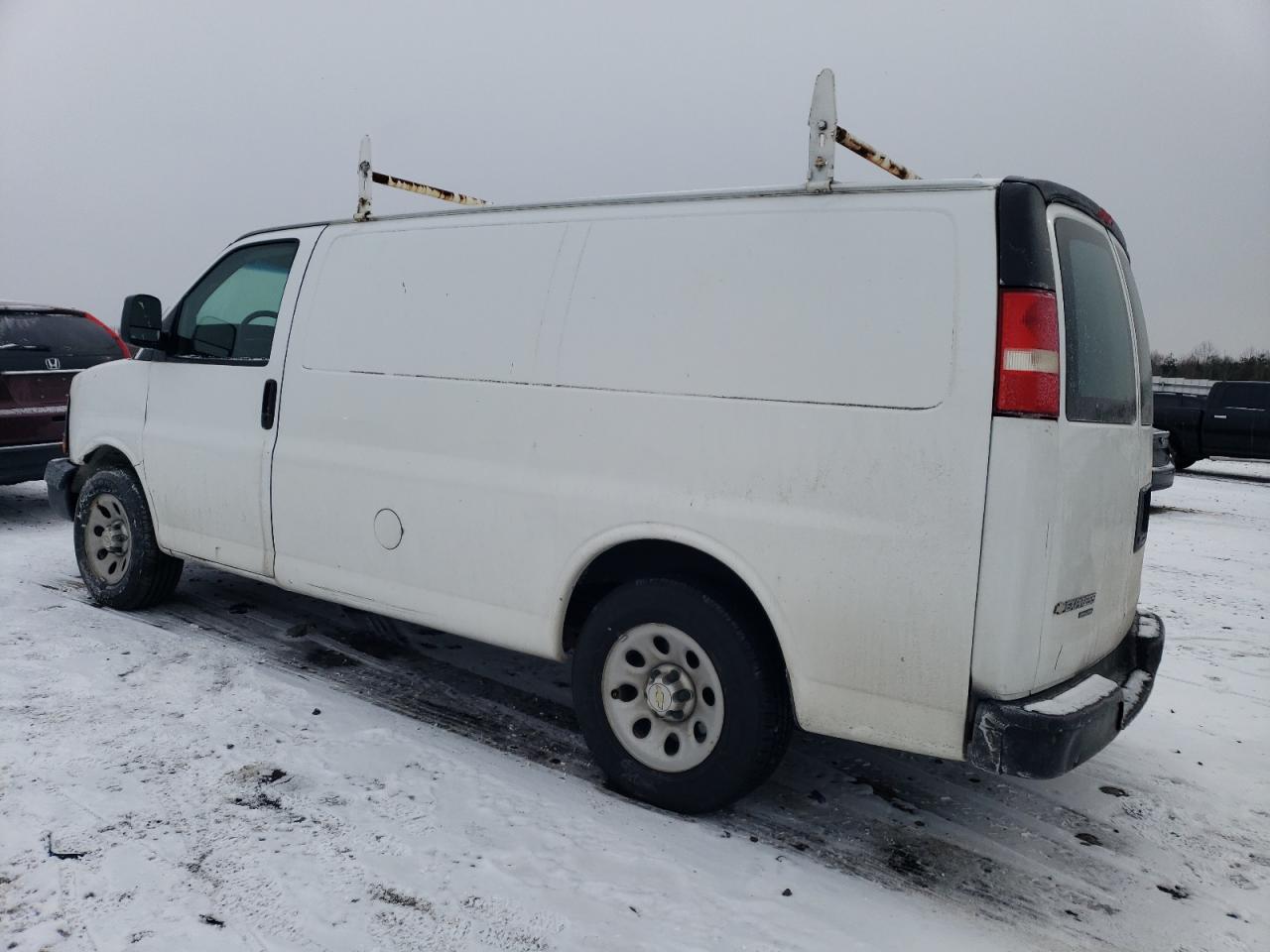 2013 Chevrolet Express - Image 2