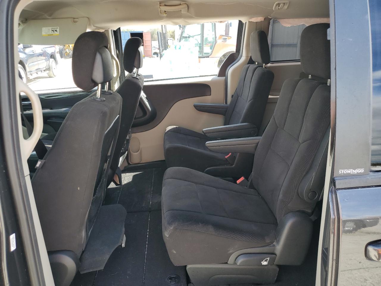 2012 Dodge Caravan - Image 11