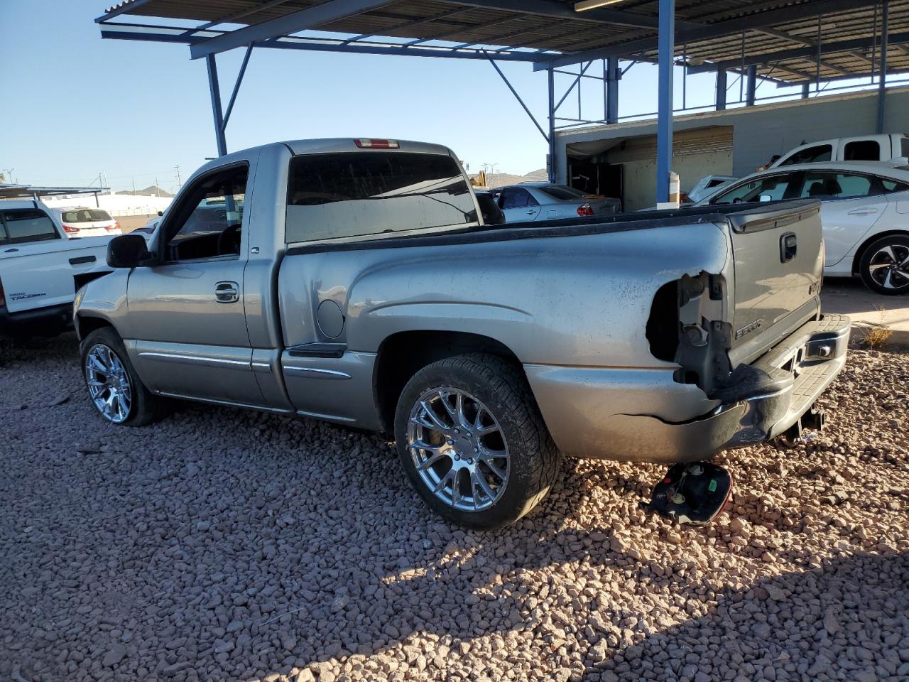 2000 GMC Sierra - Image 2