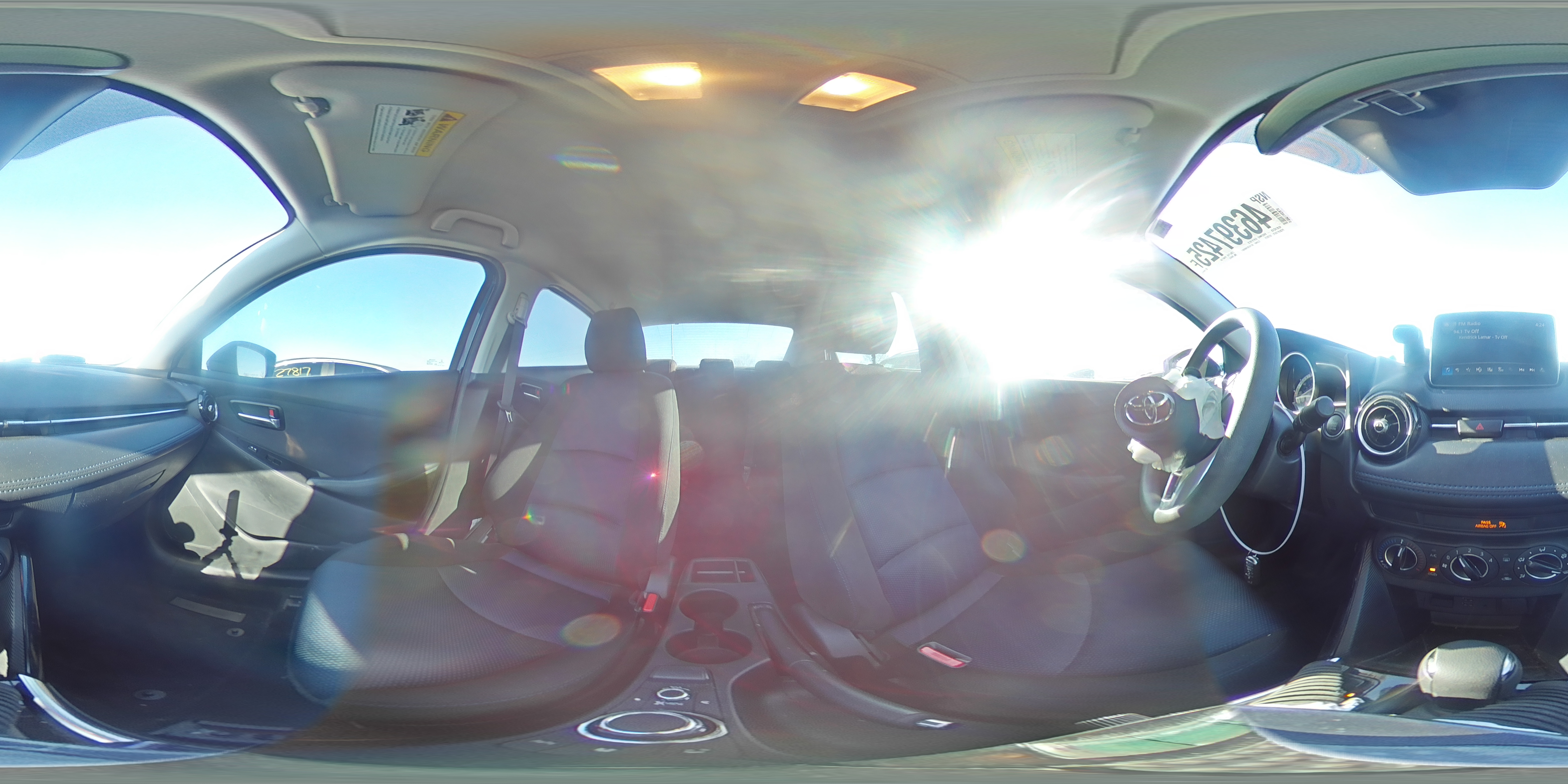 2018 Toyota Yaris - Image 12