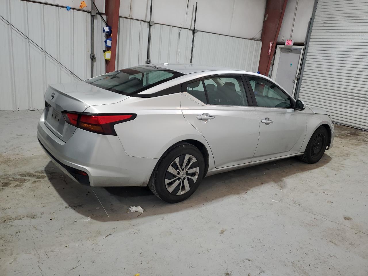 2020 Nissan Altima - Image 3