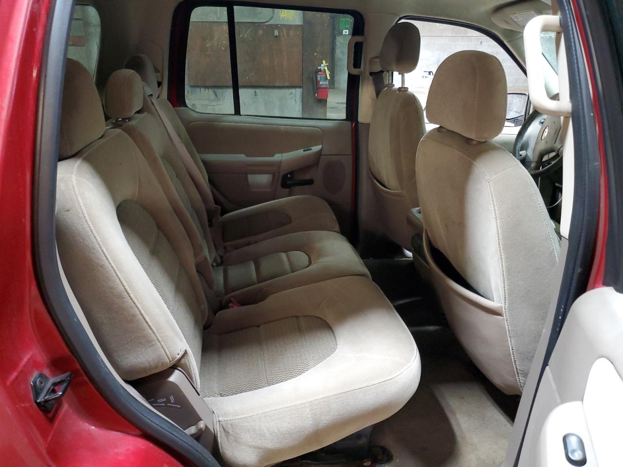 2005 Ford Explorer - Image 11
