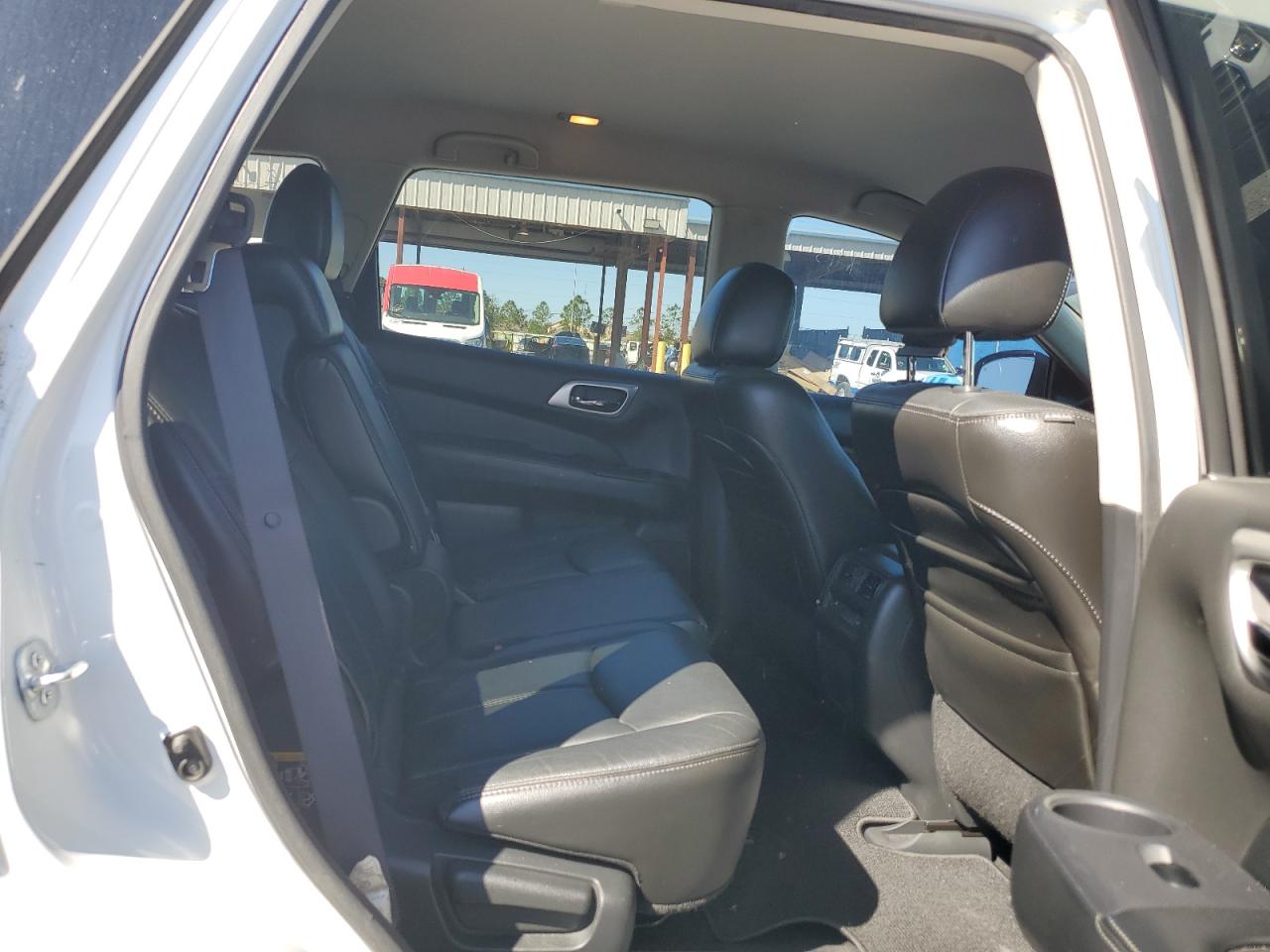 2013 Nissan Pathfinder - Image 11