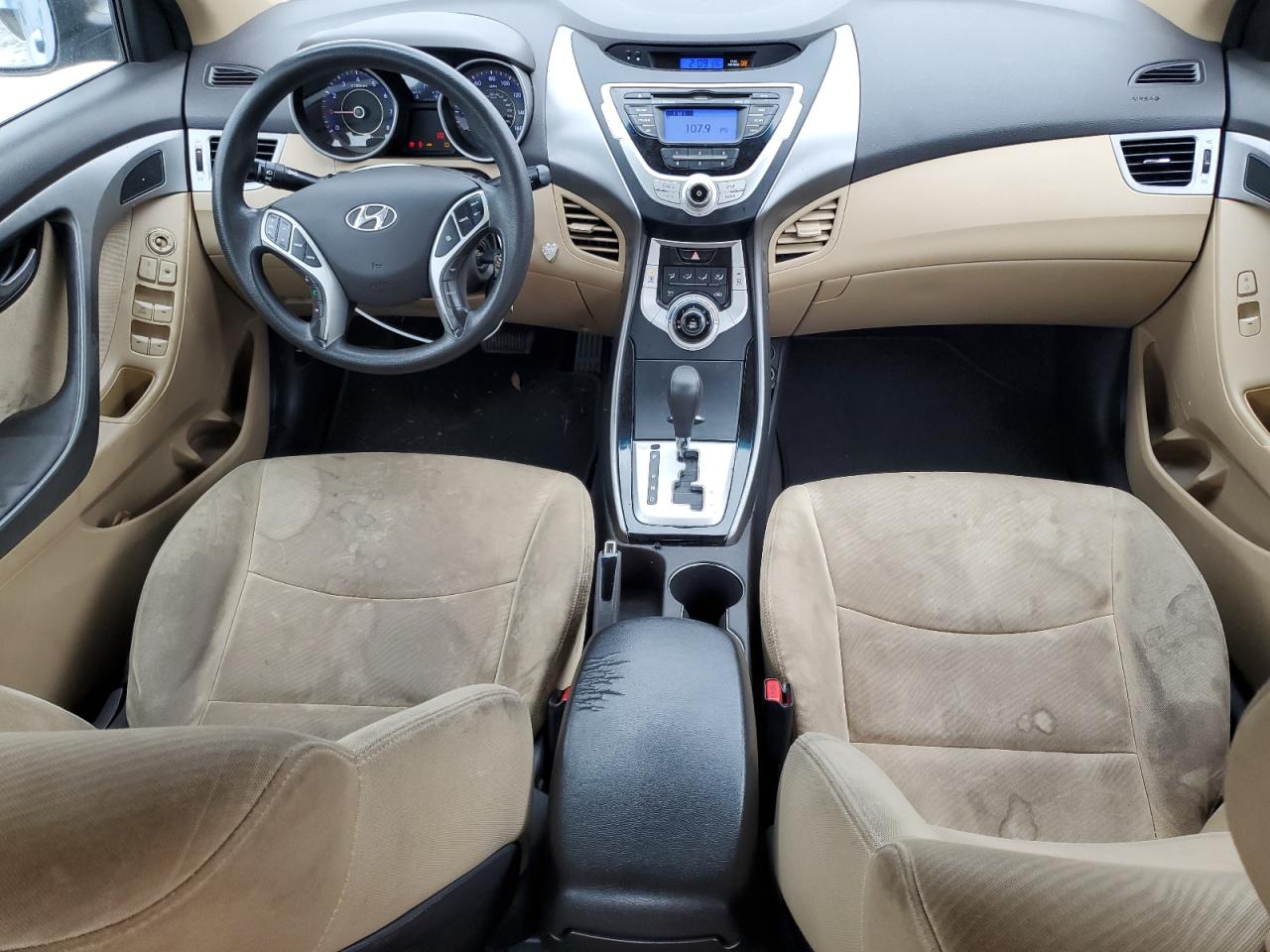 2011 Hyundai Elantra - Image 8