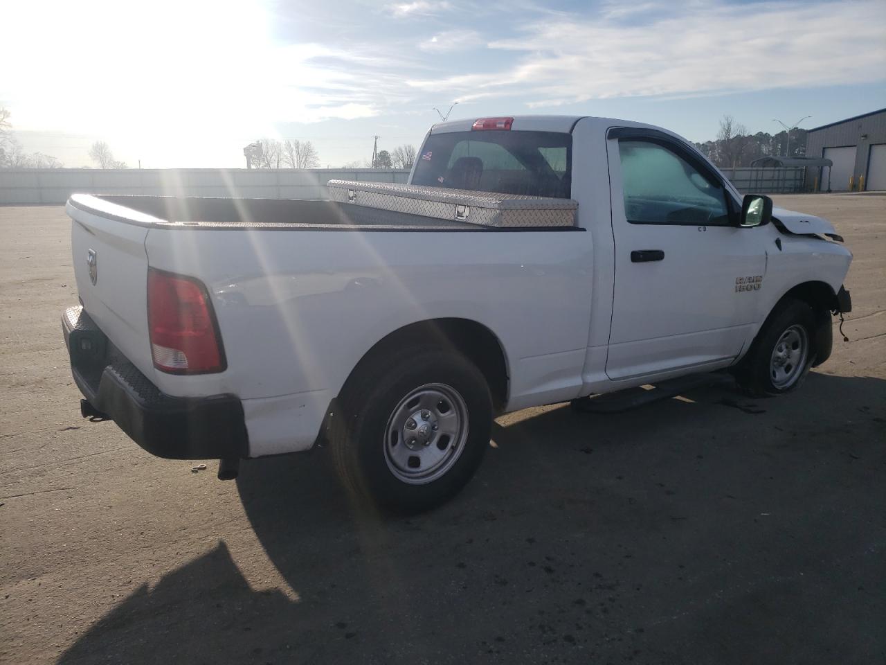 2016 RAM 1500 - Image 3
