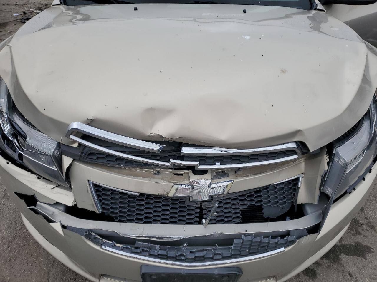 2012 Chevrolet Cruze - Image 13