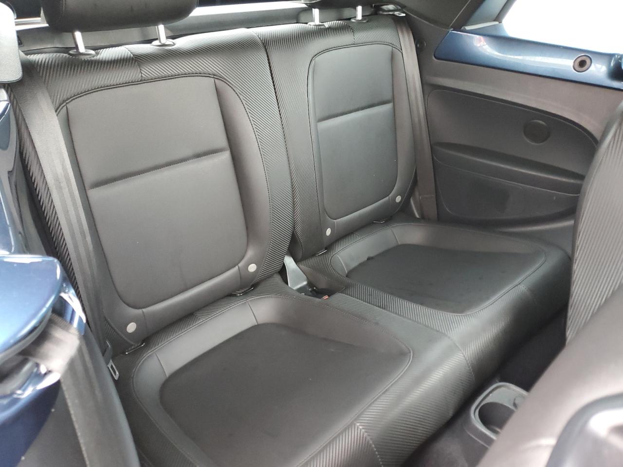 2019 Volkswagen Beetle - Image 10