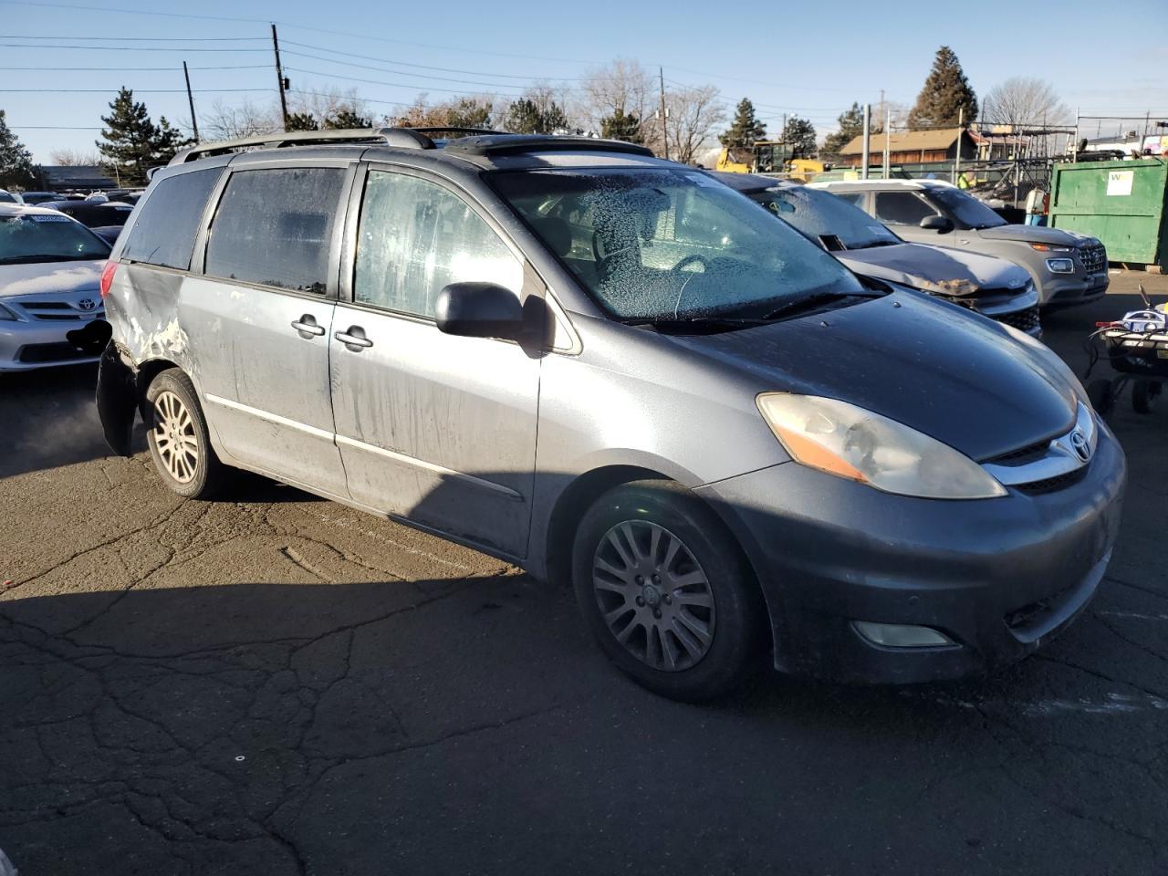 2007 Toyota Sienna - Image 4