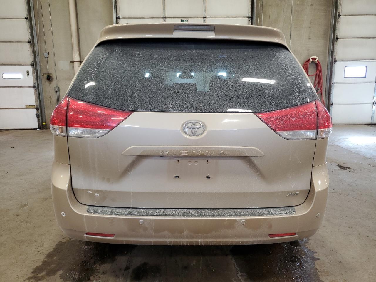 2014 Toyota Sienna - Image 6