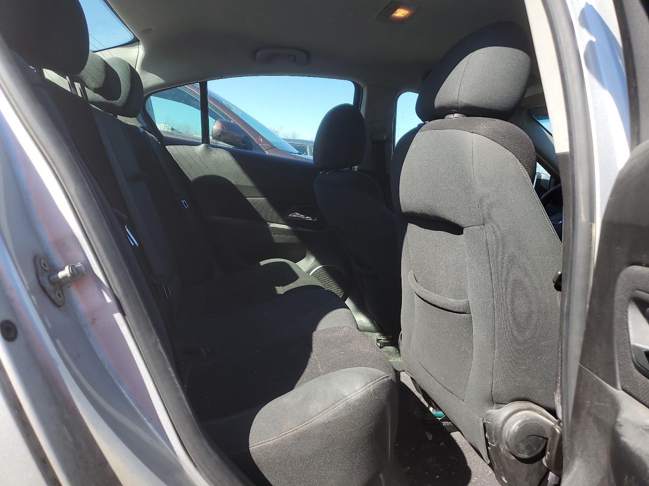 2011 Chevrolet Cruze - Image 10