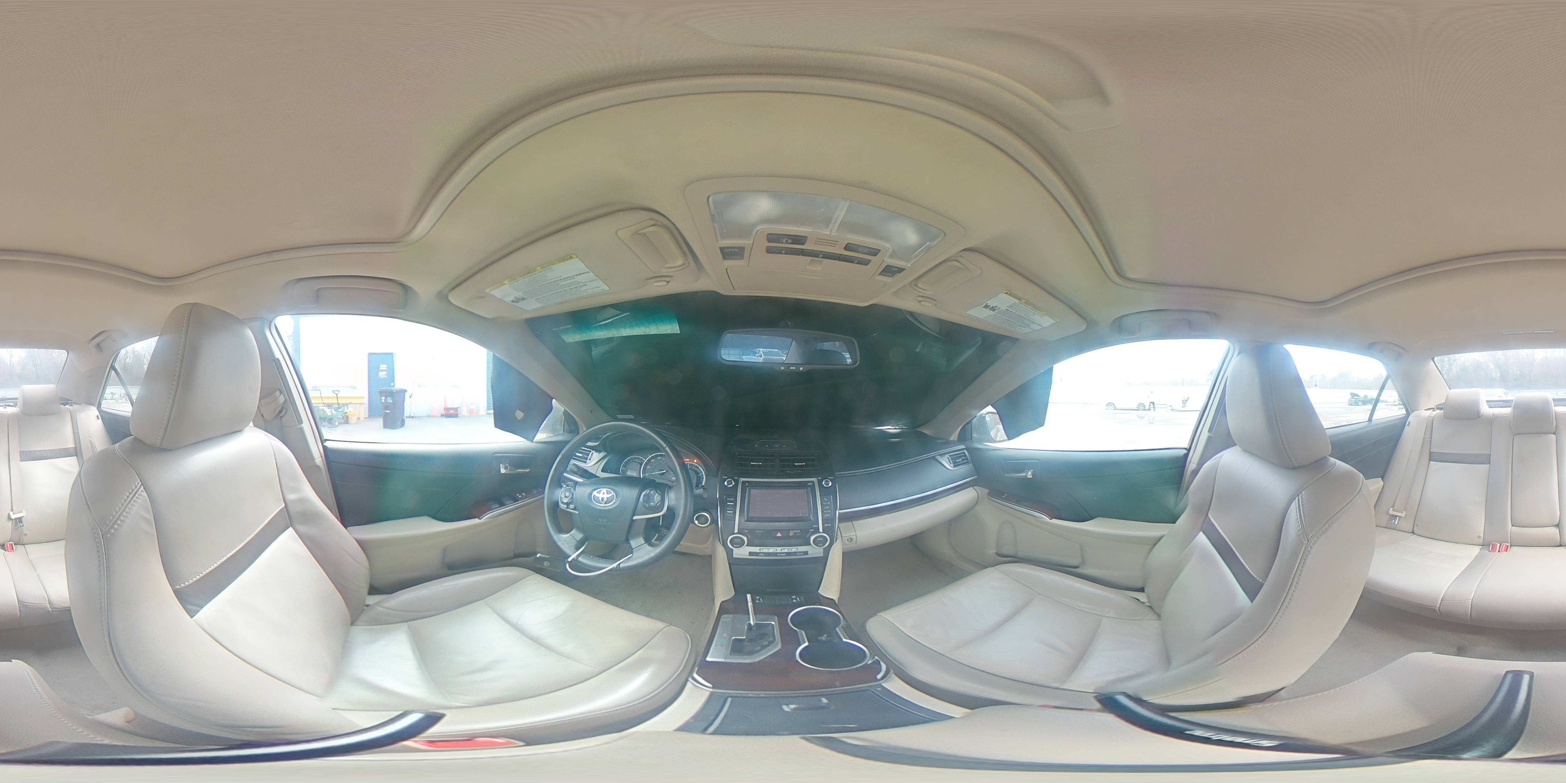 2013 Toyota Camry - Image 13
