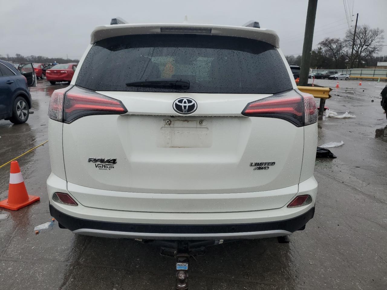 2016 Toyota RAV 4 - Image 6