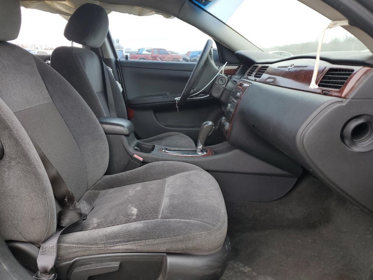 2009 Chevrolet Impala - Image 7