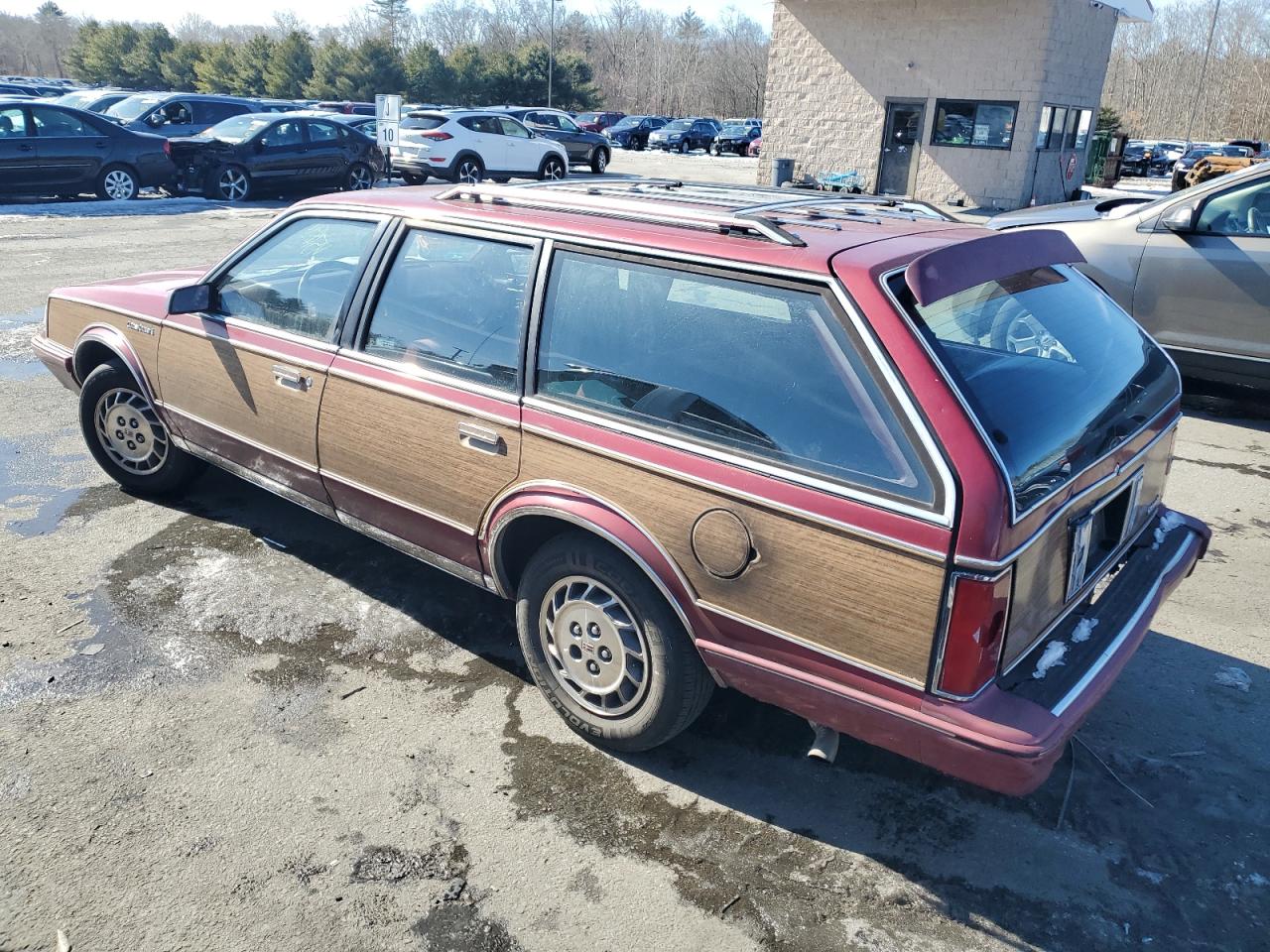 1993 Oldsmobile Cutlass - Image 2
