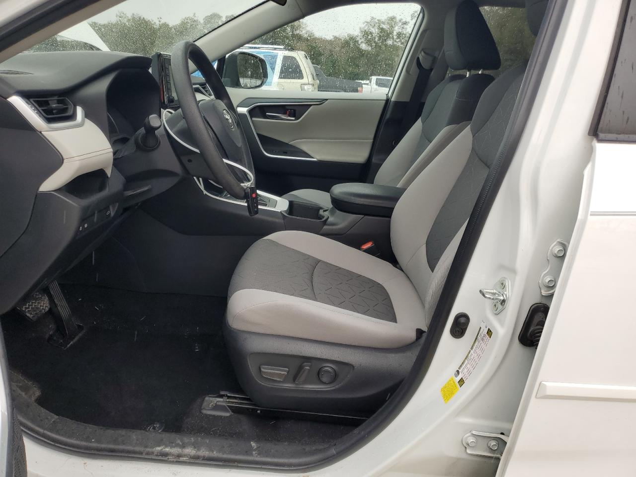 2022 Toyota RAV 4 - Image 7