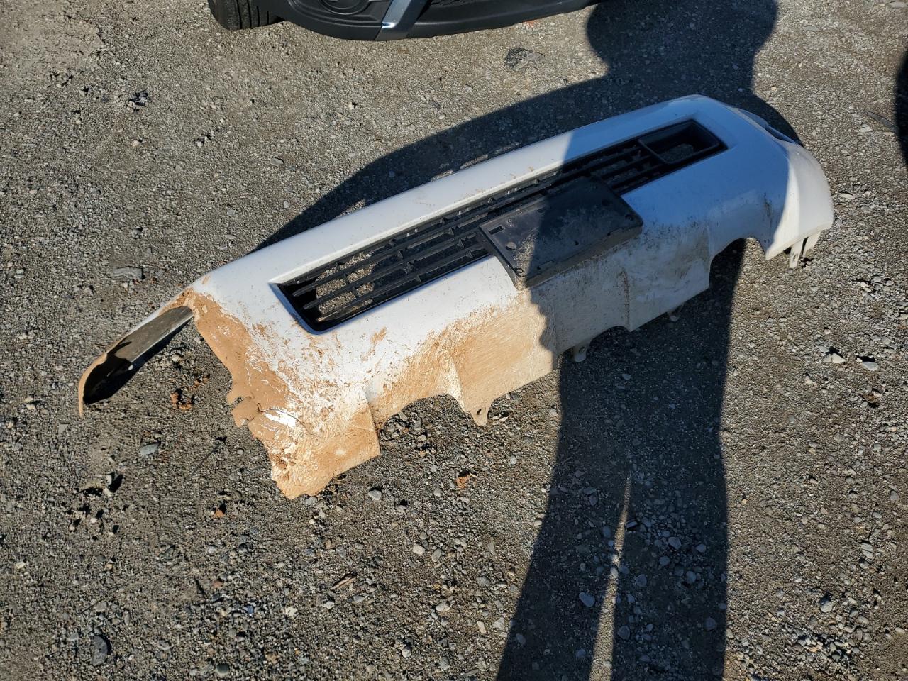 2010 Toyota Sequoia - Image 13