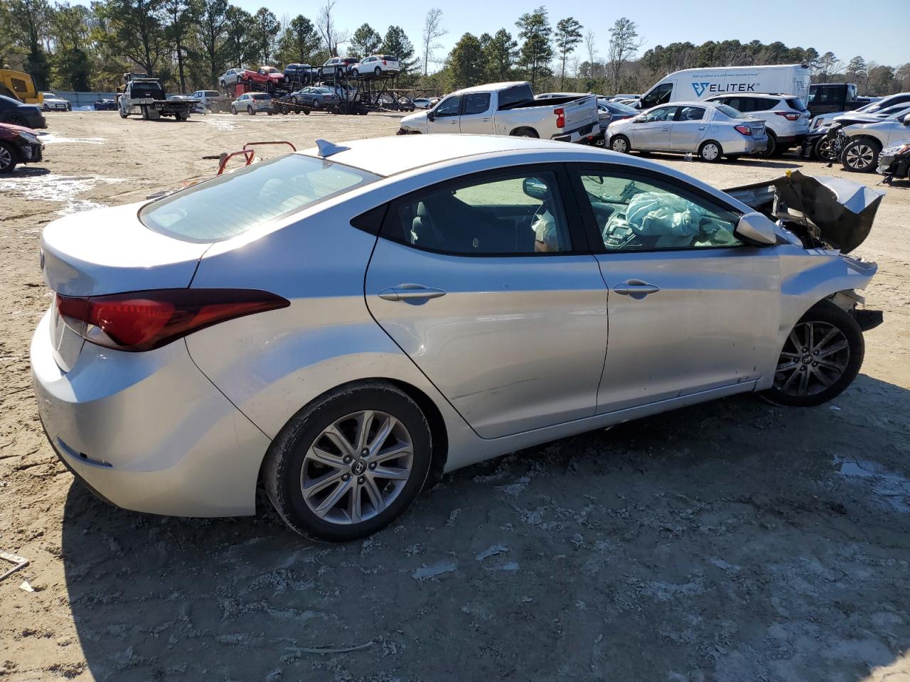 2015 Hyundai Elantra - Image 3