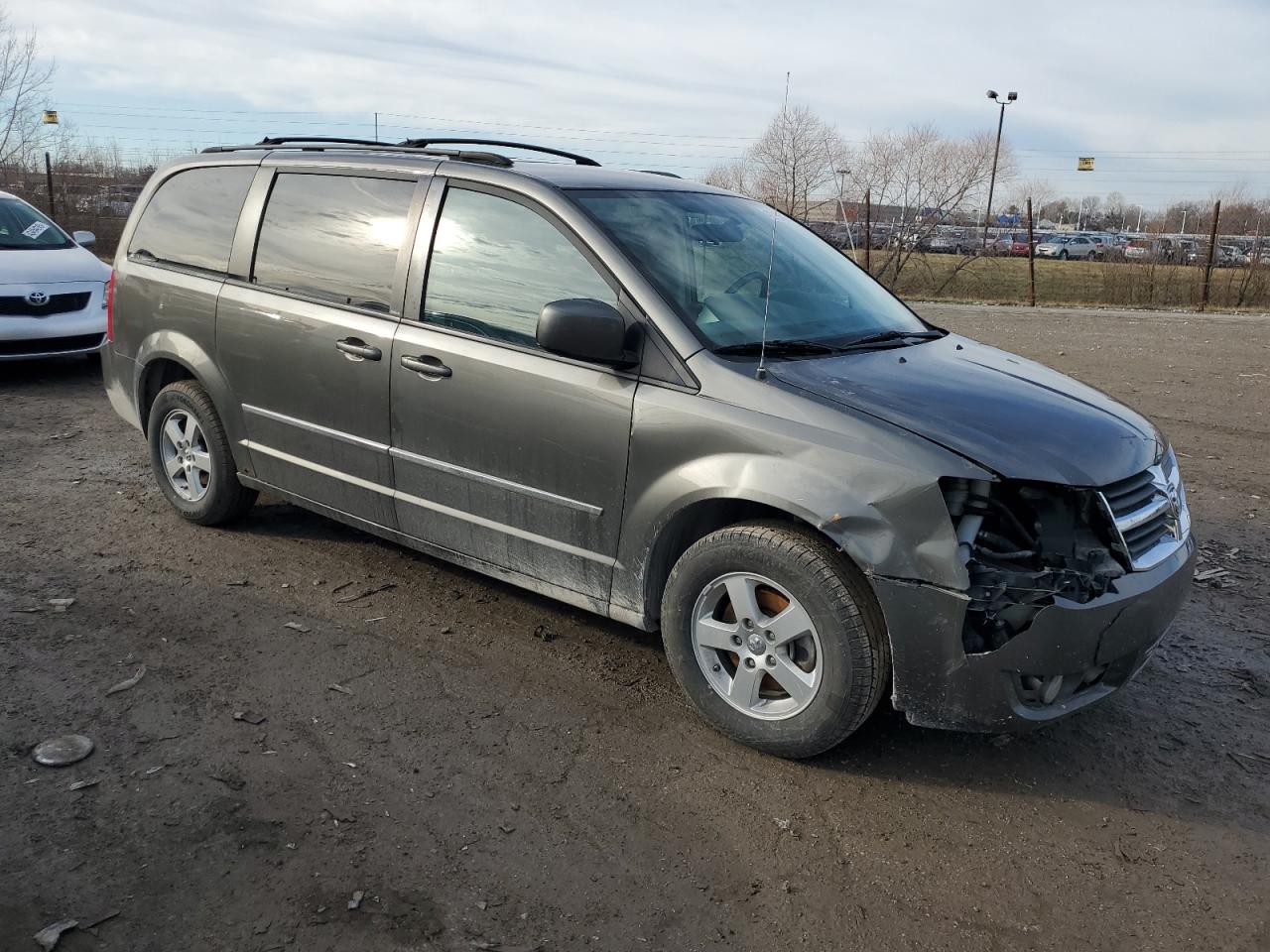 2010 Dodge Caravan - Image 4