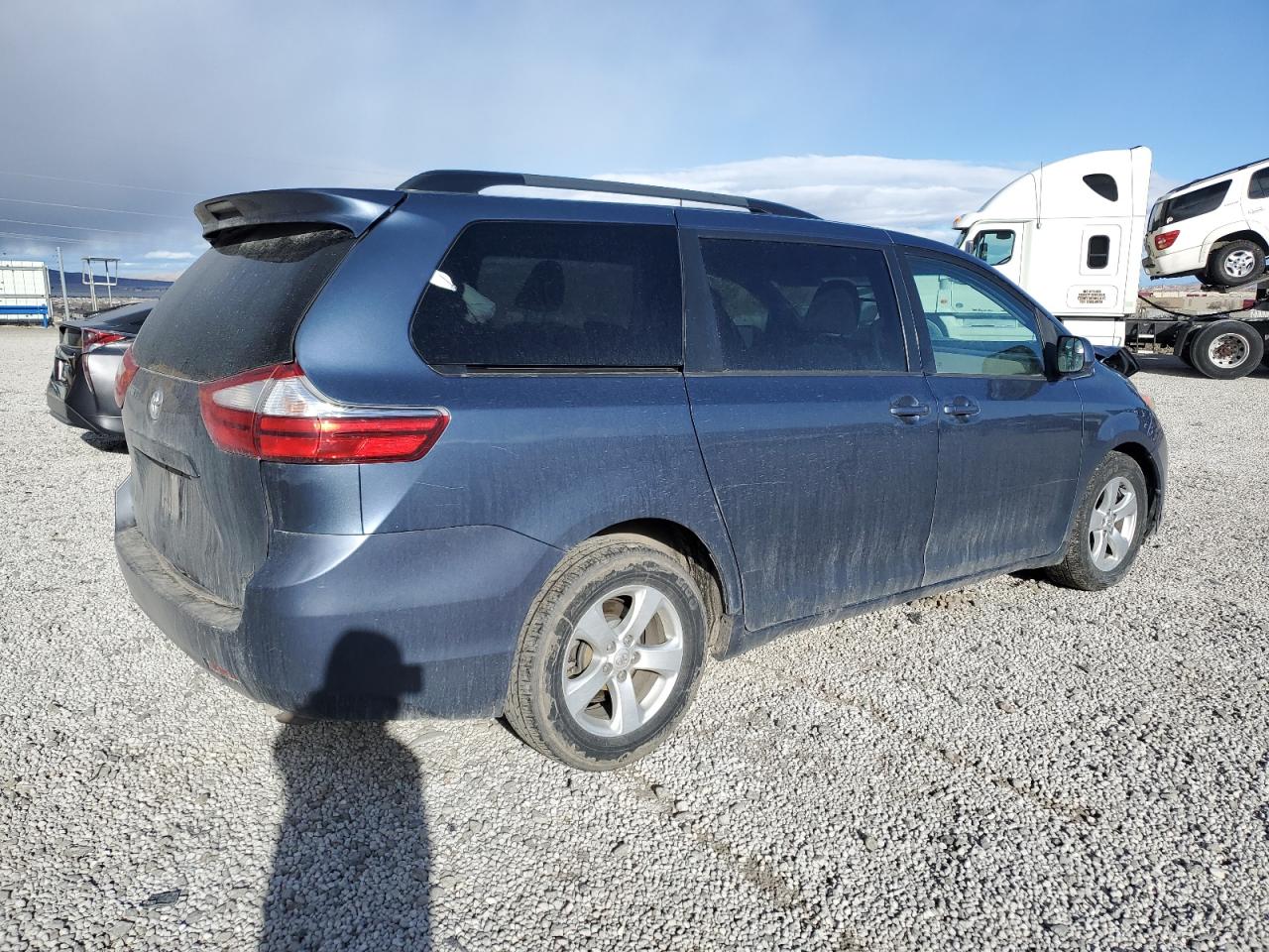 2015 Toyota Sienna - Image 3