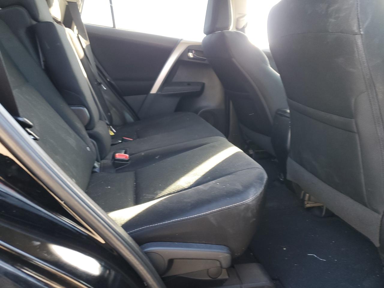 2015 Toyota RAV 4 - Image 10