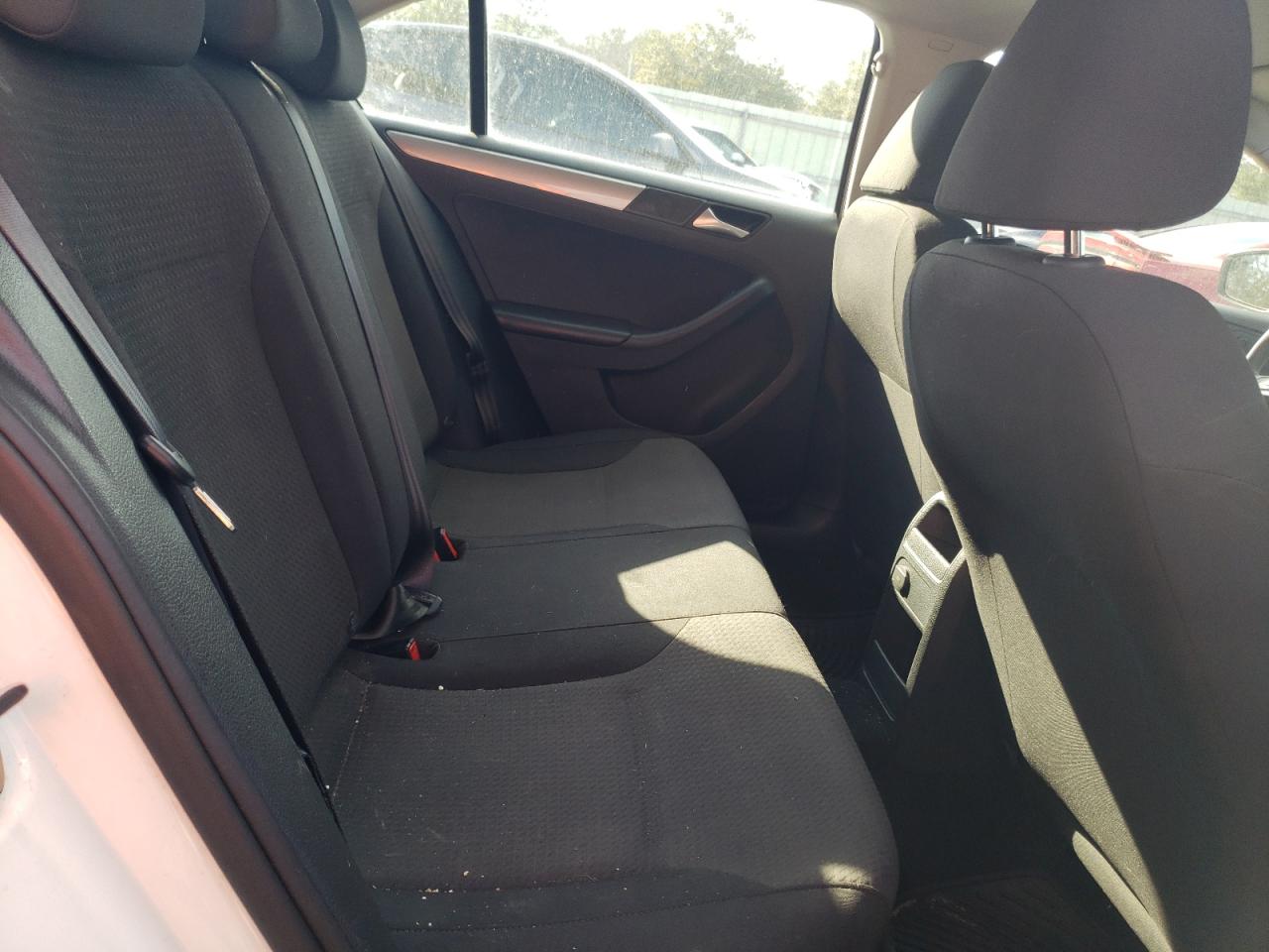 2017 Volkswagen Jetta - Image 10