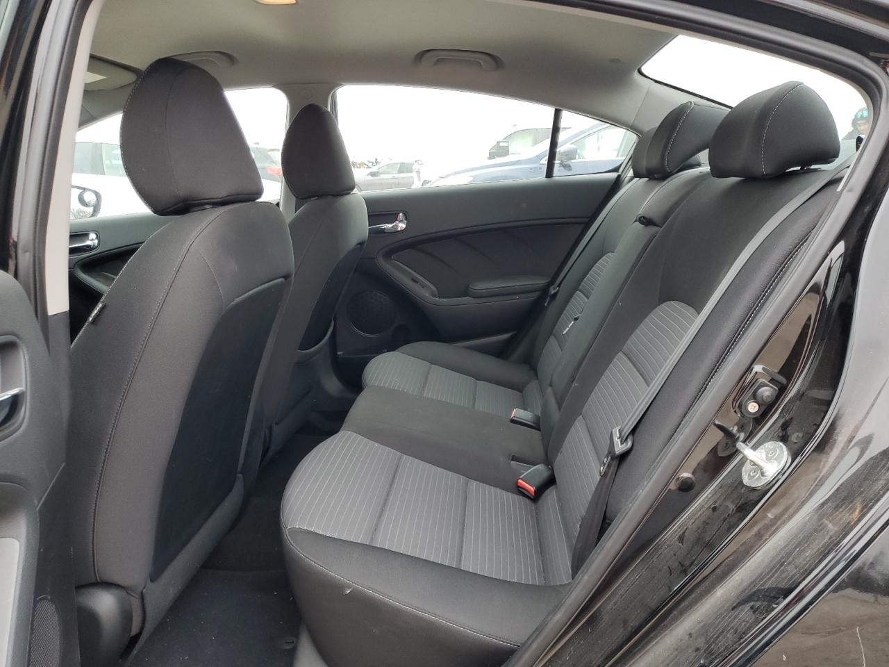 2016 Kia Forte - Image 10