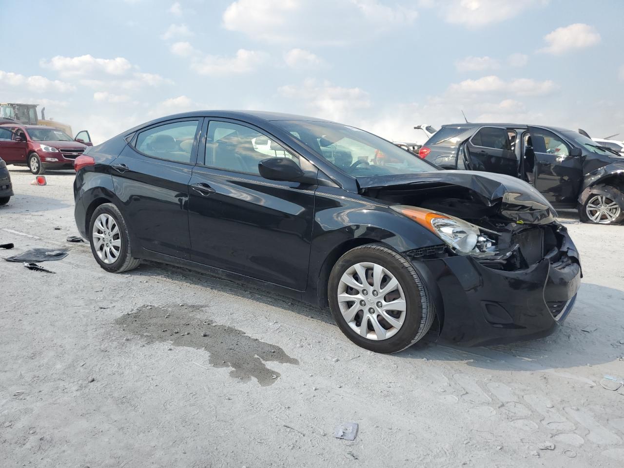 2013 Hyundai Elantra - Image 4