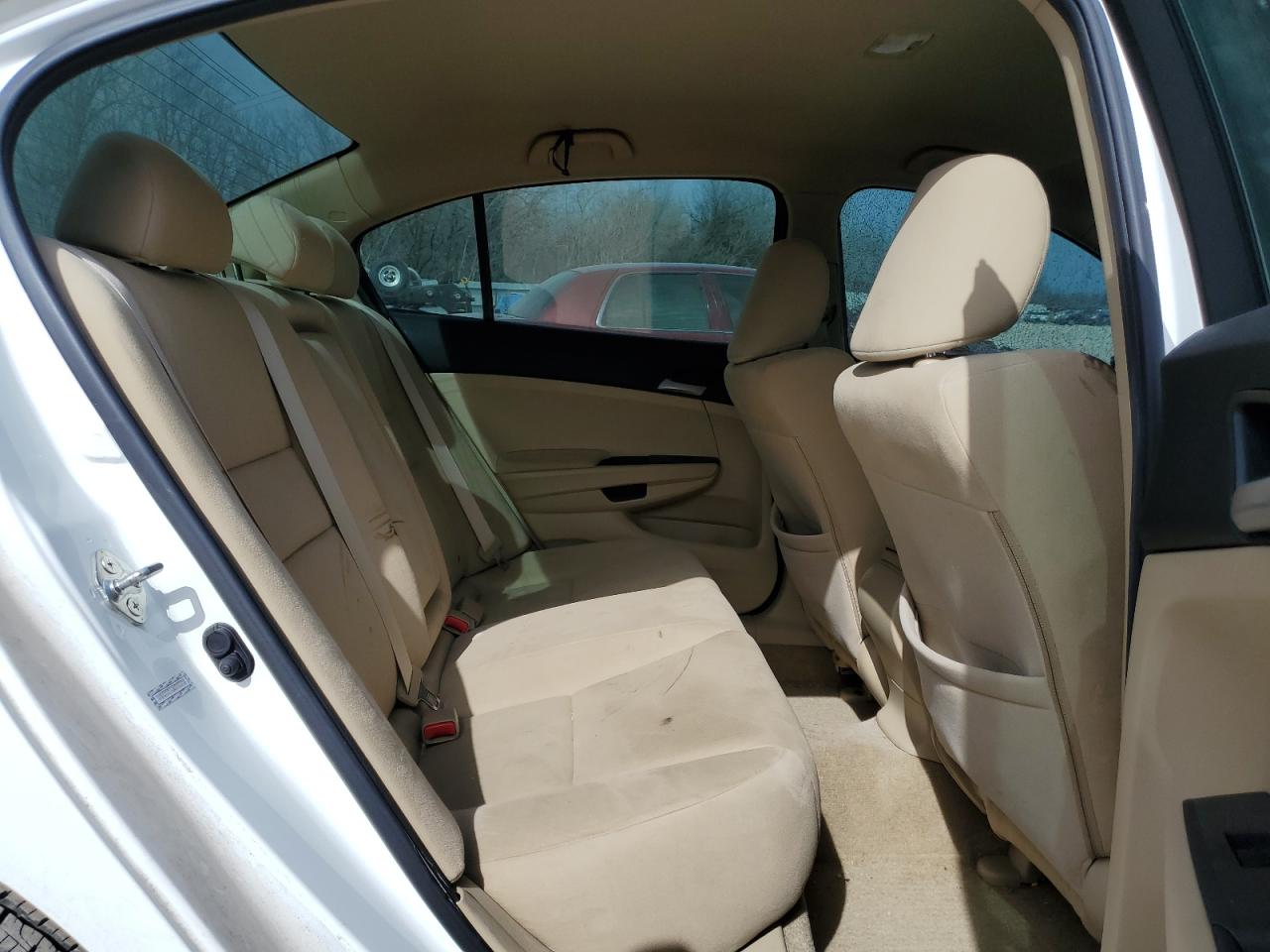 2012 Honda Accord - Image 10