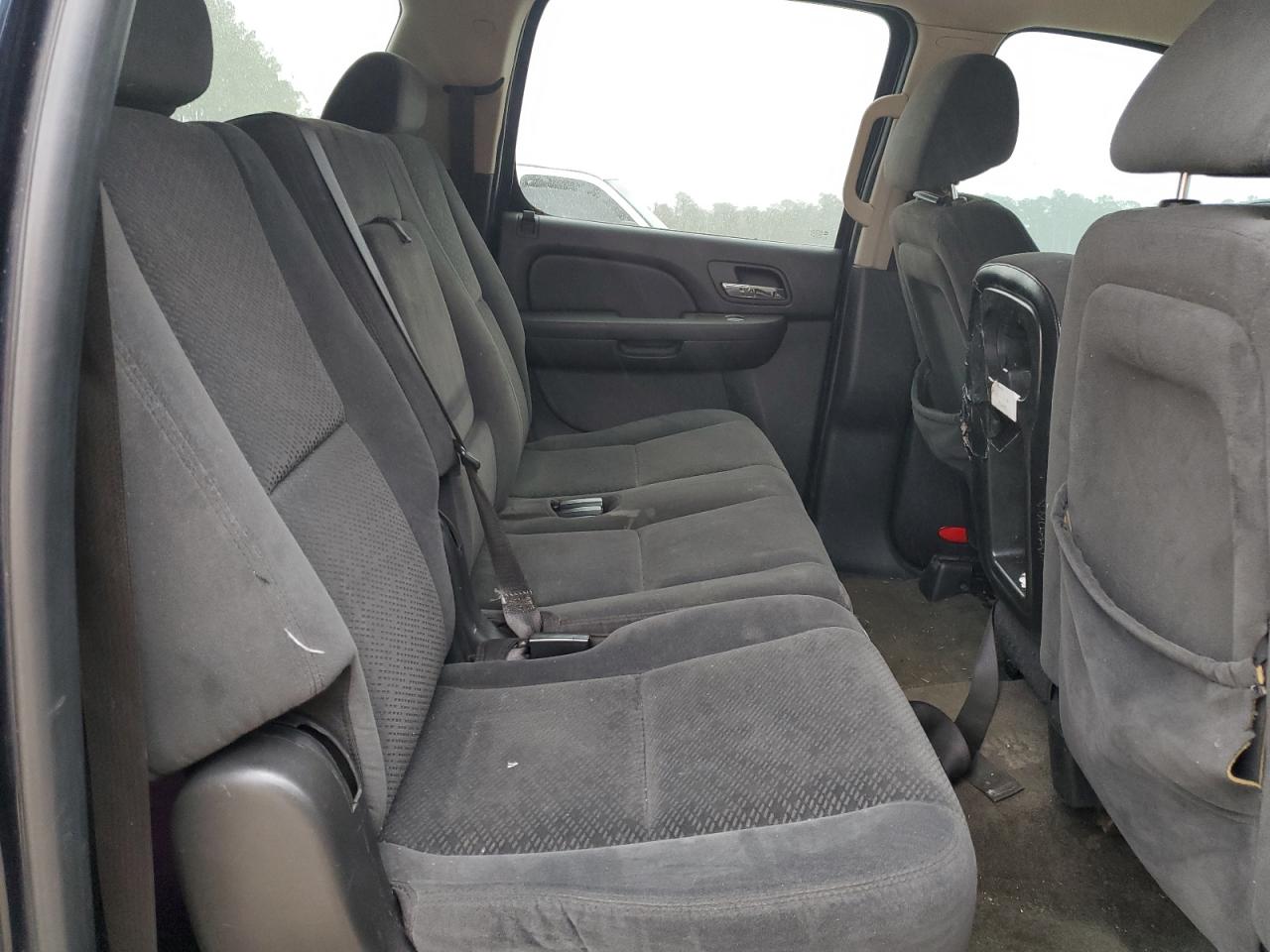 2007 Chevrolet Suburban - Image 11