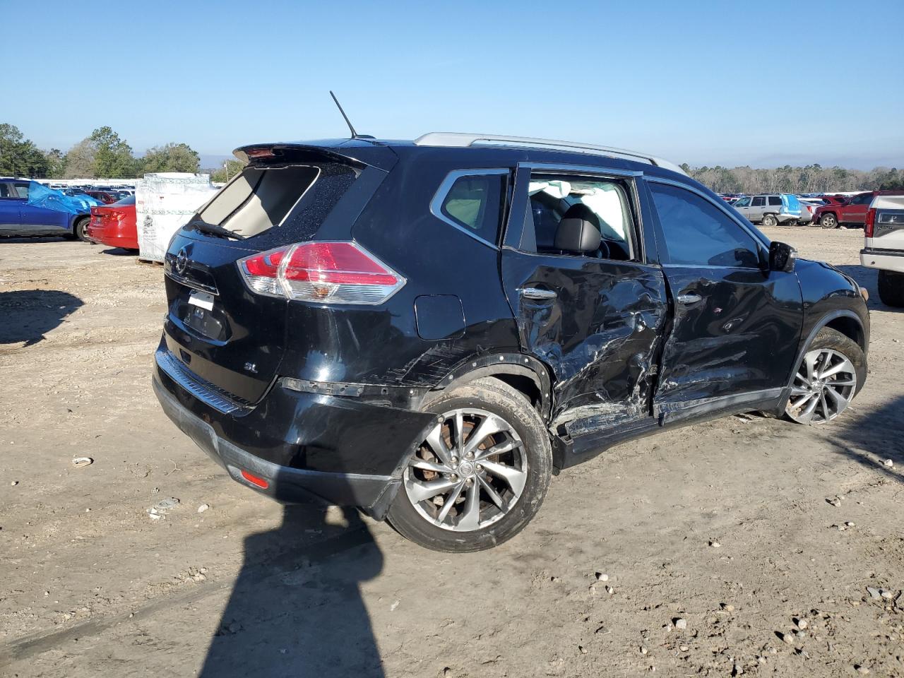 2015 Nissan Rogue - Image 3