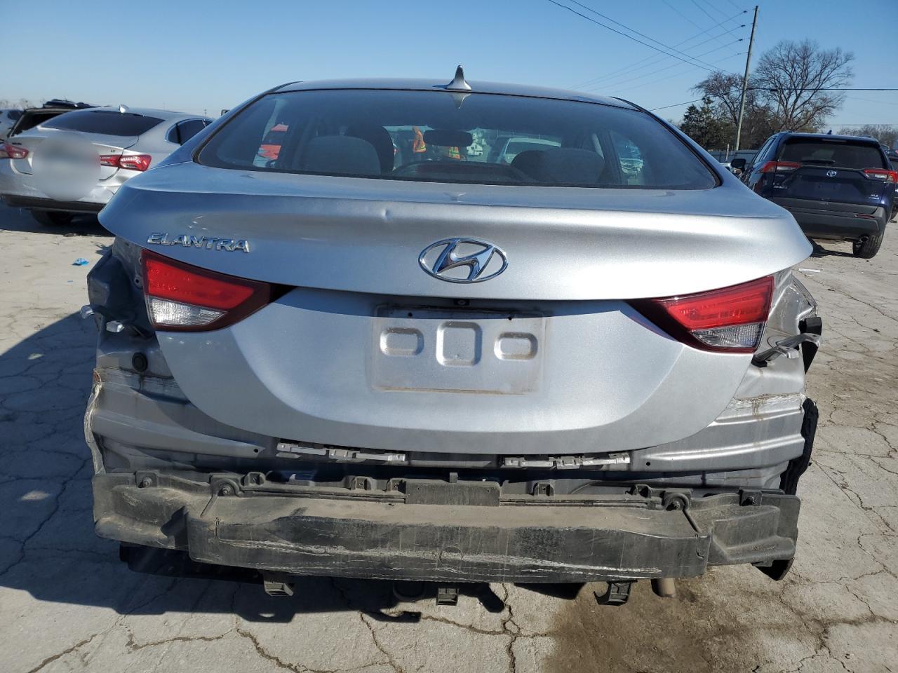 2015 Hyundai Elantra - Image 6