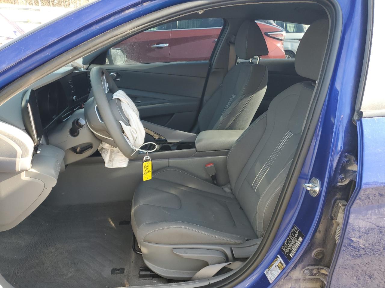 2023 Hyundai Elantra - Image 7