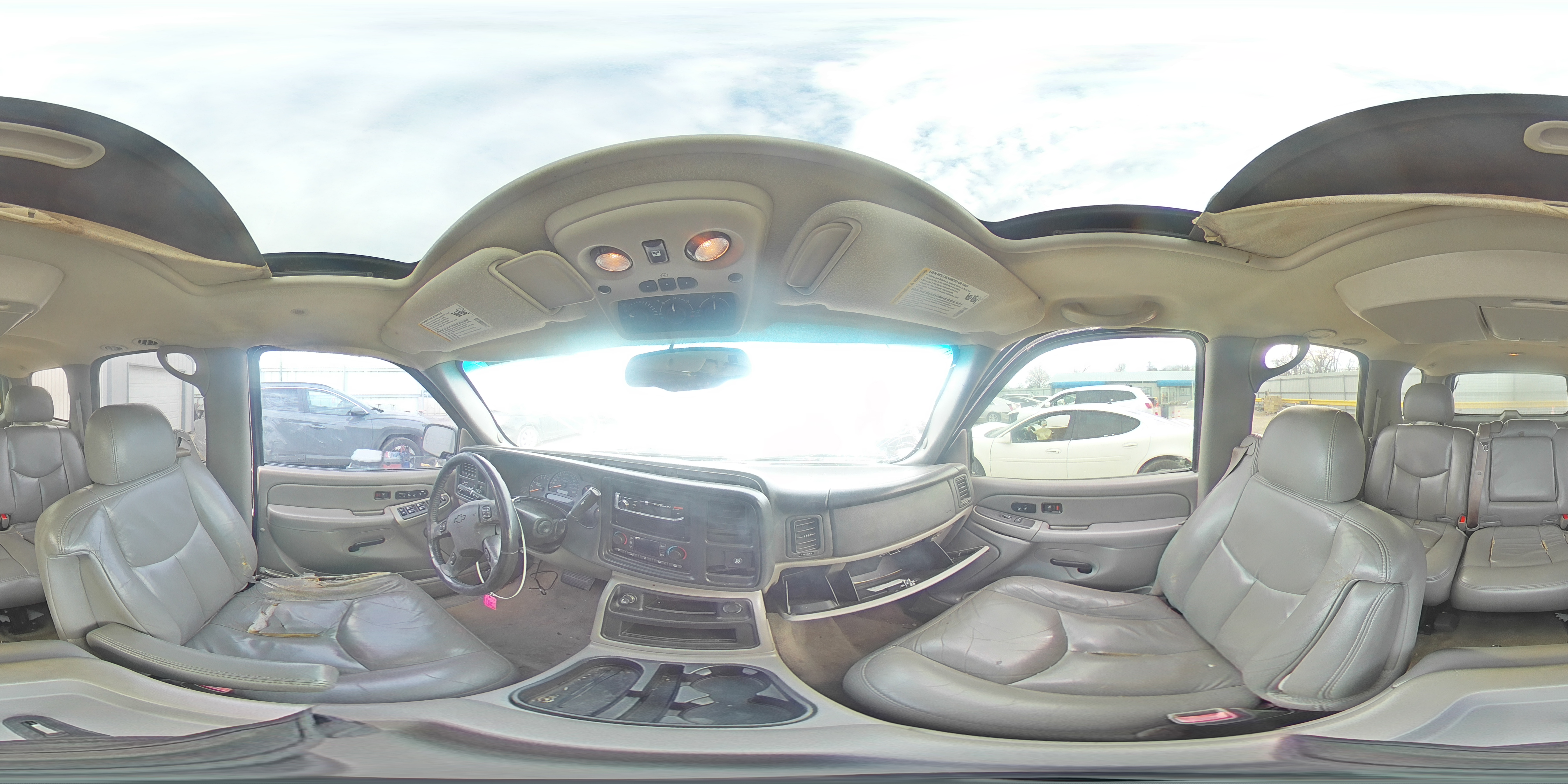 2005 Chevrolet Tahoe - Image 13