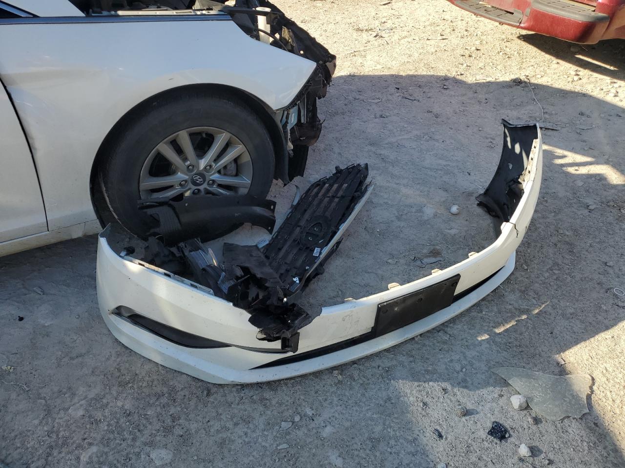 2016 Hyundai Sonata - Image 12