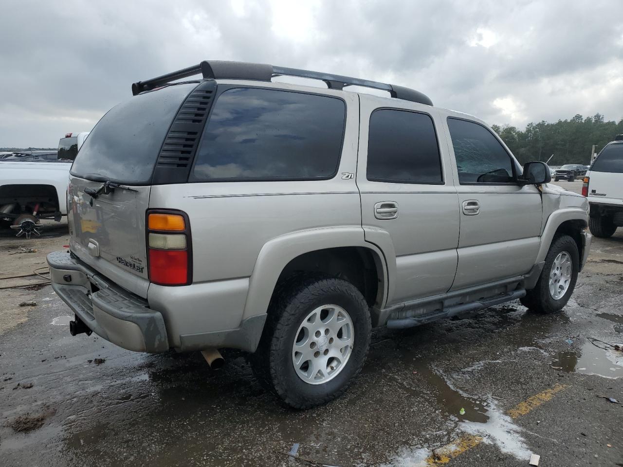 2004 Chevrolet Tahoe - Image 3