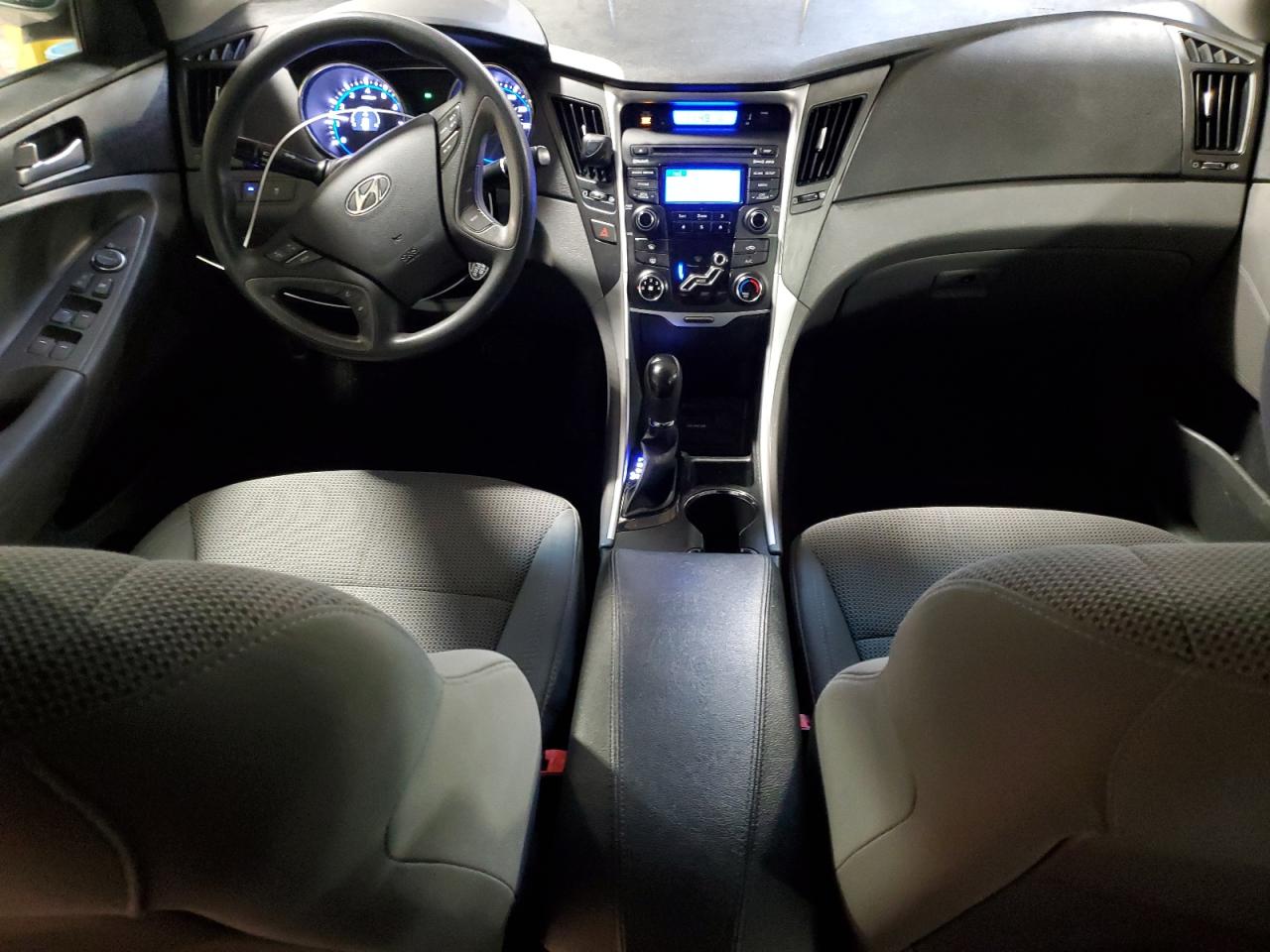 2013 Hyundai Sonata - Image 8