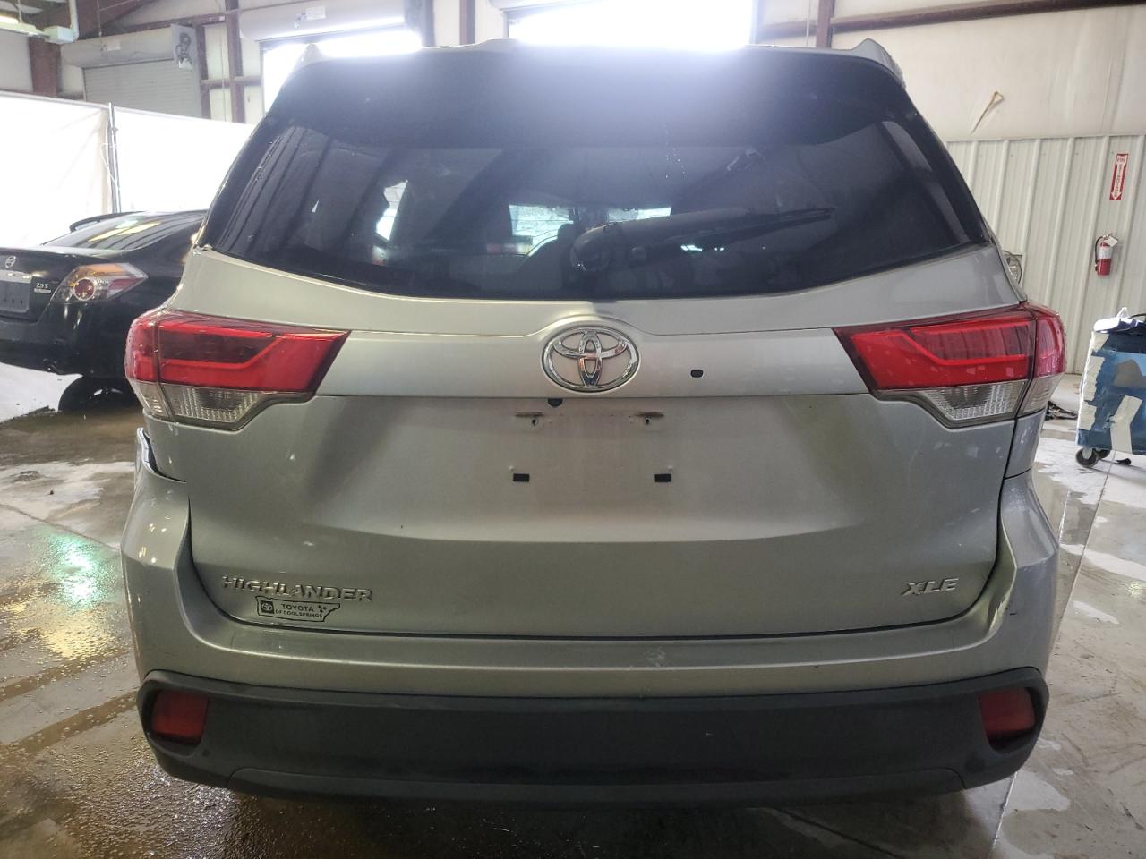 2018 Toyota Highlander - Image 6