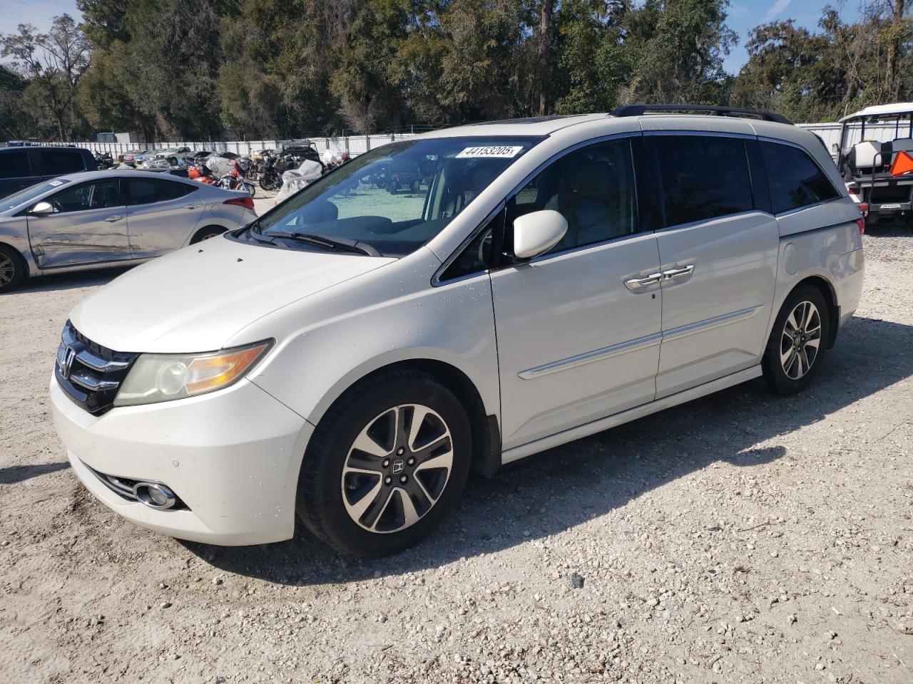2015 Honda Odyssey - Image 1