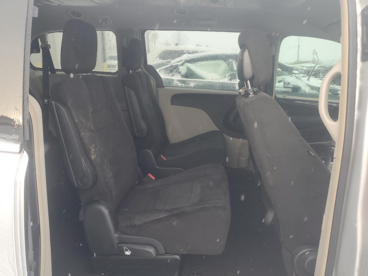 2012 Dodge Caravan - Image 11