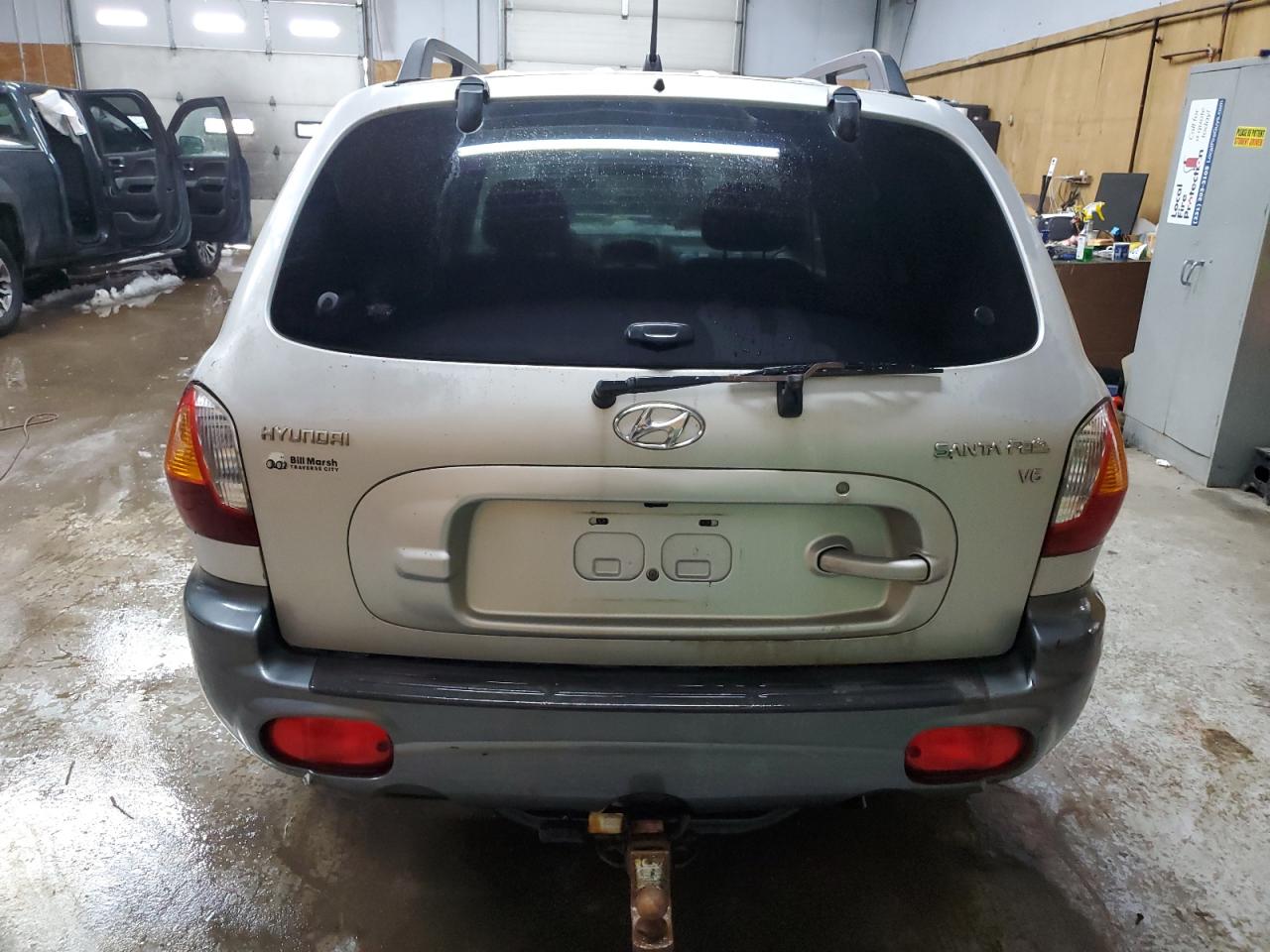 2004 Hyundai Santa Fe - Image 6
