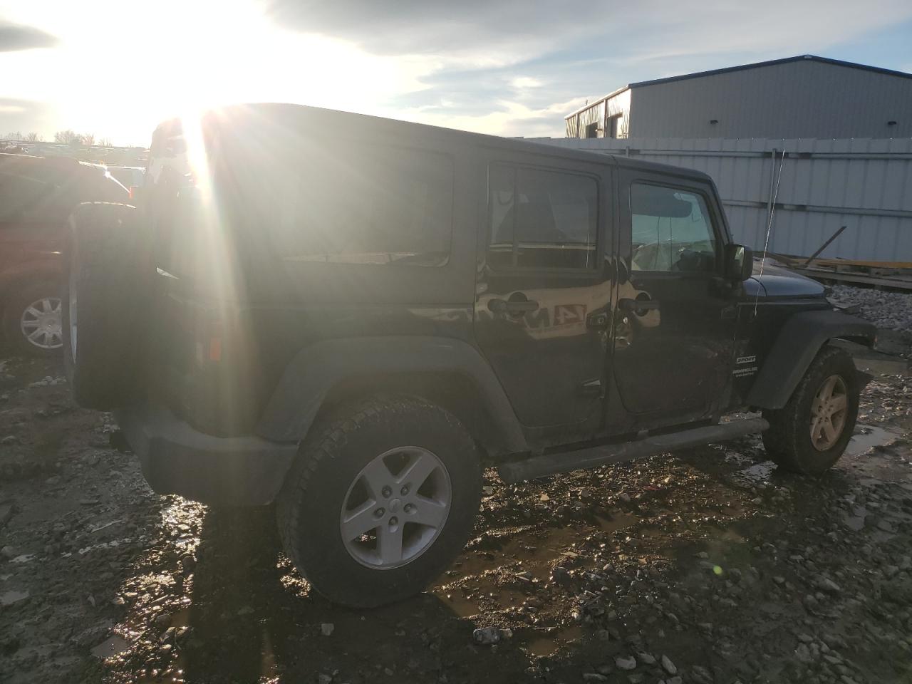 2016 Jeep Wrangler - Image 3