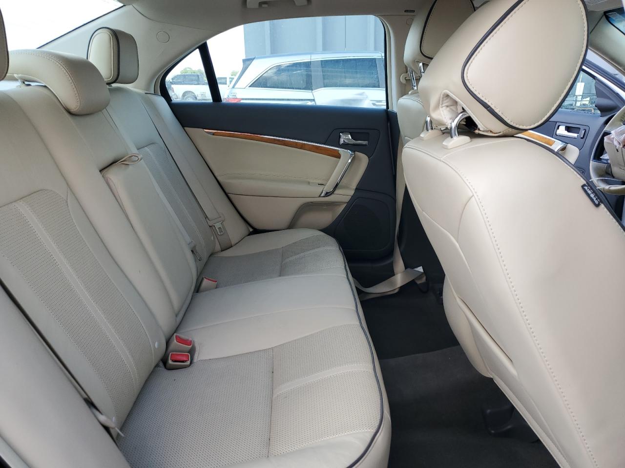 2012 Lincoln MKZ - Image 10
