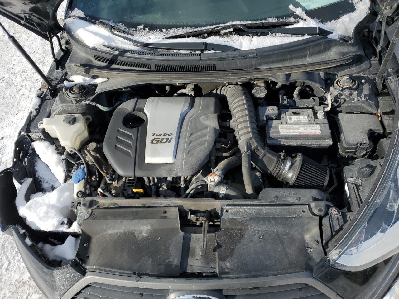 2016 Hyundai Veloster - Image 12
