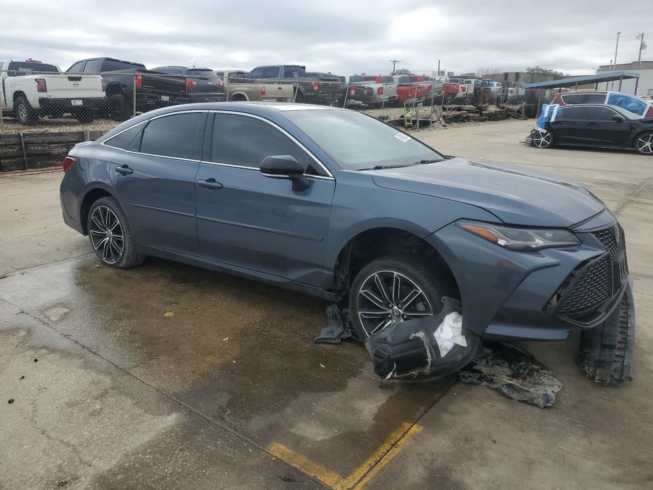 2019 Toyota Avalon - Image 4