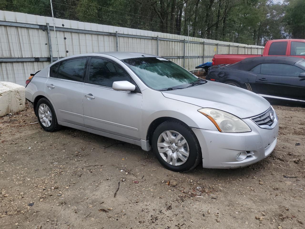 2010 Nissan Altima - Image 4
