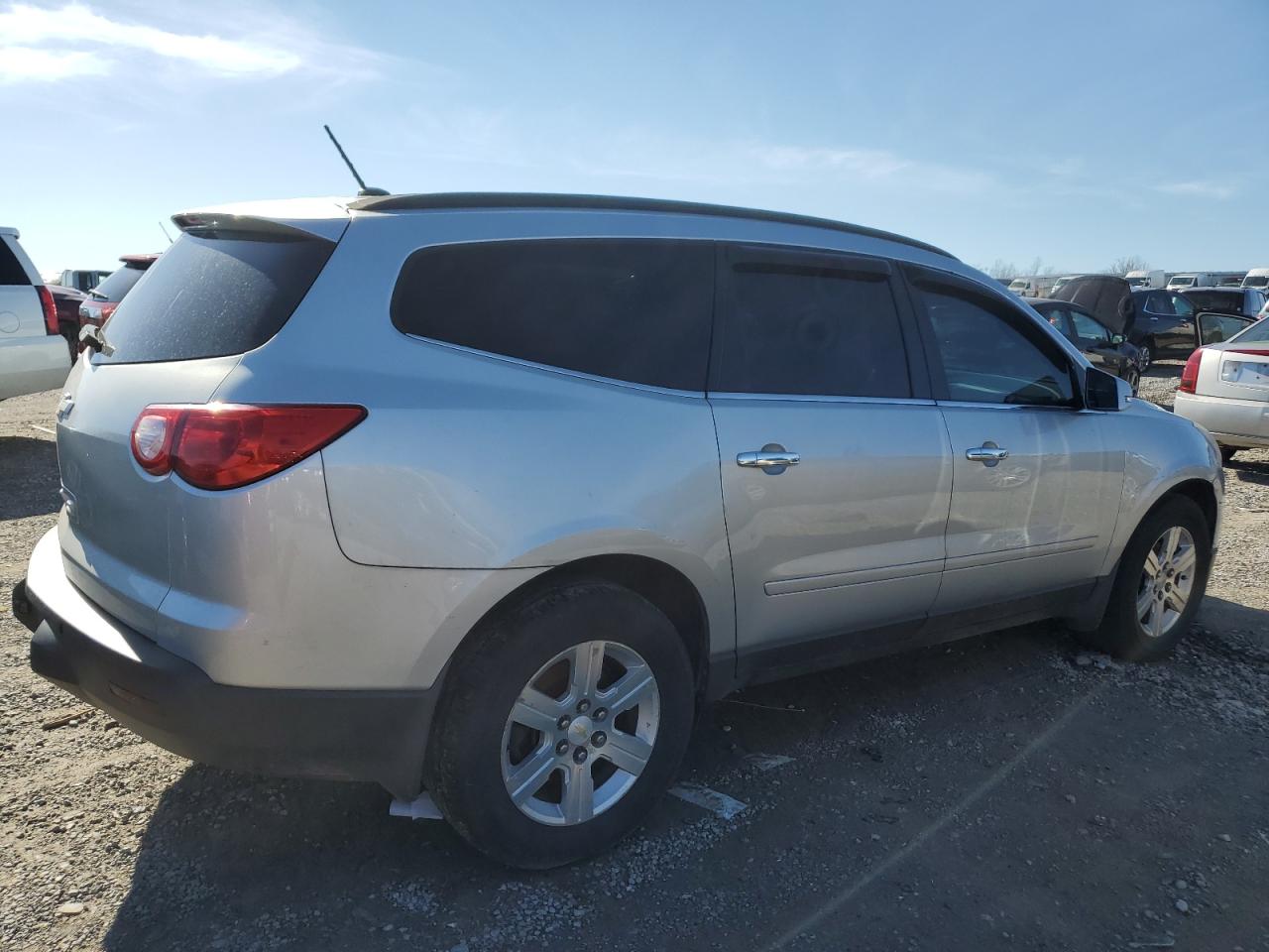 2010 Chevrolet Traverse - Image 3