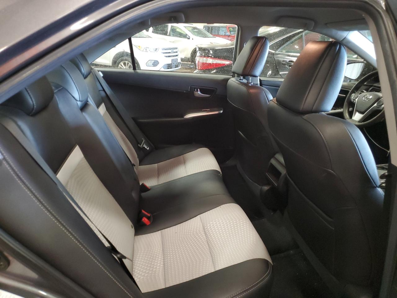 2014 Toyota Camry - Image 10