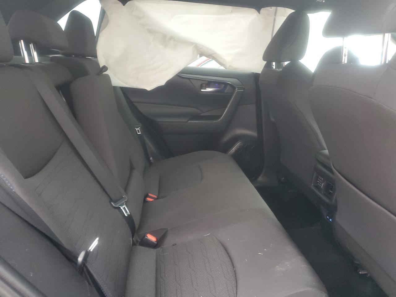 2022 Toyota RAV 4 - Image 11